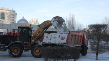 Фотография к новости: Кеше Астанадан 20 мың текше метрден астам қар шығарылды