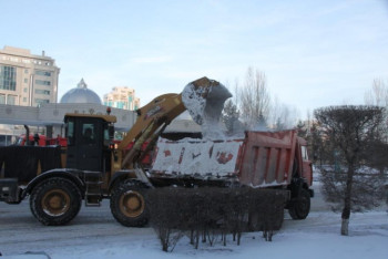 Фотография к новости: Кеше Астанадан 20 мың текше метрден астам қар шығарылды