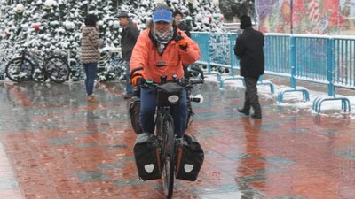 Алматылық азамат қажылыққа велосипедпен шықты