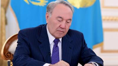 Назарбаев халықты дәрімен қамтамасыз ету туралы заңға қол қойды