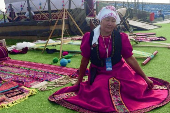 Фотография к новости: Бұлбұл Кәпқызы: Кез келген жеріне ою салынса болды, ұлттық киім дейтіндер бар