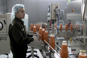 Фотография к новости: Қазығұртта табиғи шырын өндіретін зауыт ашылды