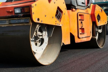 Фотография к новости: Жезкенттің жолын жөндеуге бір миллиард теңге бөлінеді