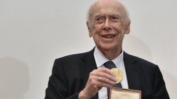 Фотография к новости: Қара нәсілділерді кемсіткені үшін Нобель сыйлығының иегері атағынан айырылды