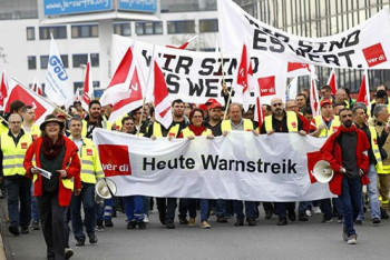 Фотография к новости: Германия әуежайларында ереуіл: рейстер шегерілді