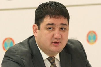 Фотография к новости: «Жалақымыз 7 мың теңге болды». Байқоңыр ауданының әкімі жастарды жұмыс істеуге шақырды