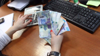 Фотография к новости: Семейде 121 жұмысшы жеті жыл бұрынғы жалақыларын енді алды