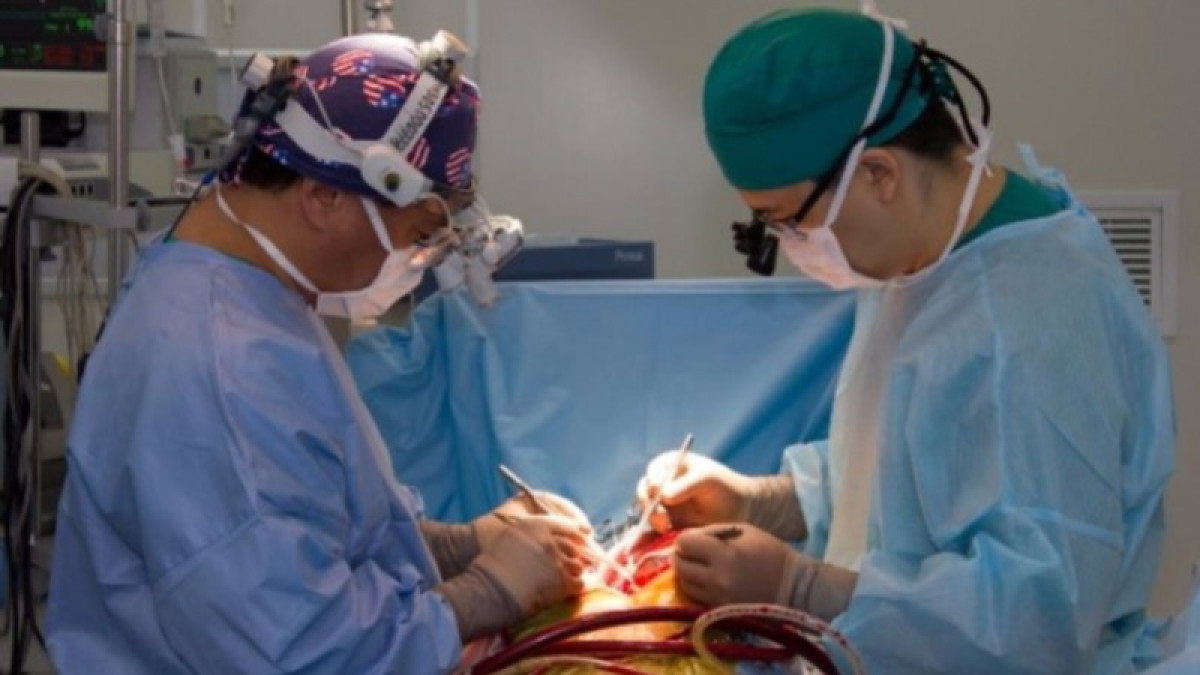 Павлодарлық кардиохирургтар Екібастұз қаласы тұрғынының жүрегіне «жамау» салды