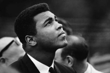 Фотография к новости: АҚШ әуежайына ұлы боксшы есімі берілді