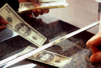 Фотография к новости: Өткен жылы мигранттар шетелге 7 млрд доллар аударған 