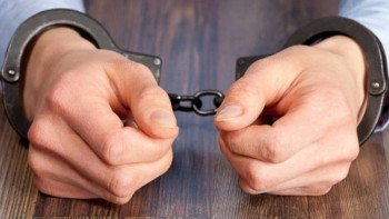 Фотография к новости: Мемлекеттік кірістер департаменті қызметкері қылмыс үстінде ұсталды