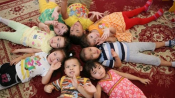 Фотография к новости: Министр көпбалалы аналарға мемлекеттен қандай қолдау көрсетілетінін айтты