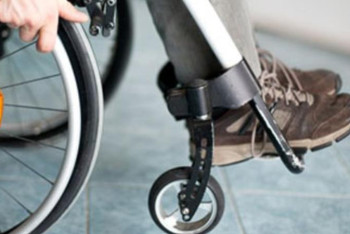 Фотография к новости: Ақтөбеде мүгедектерге арналған көтергіш платформа орнатылды