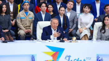 Фотография к новости: Елбасы волонтер студенттердің шәкіртақысын көтеруді тапсырды