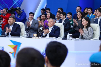 Фотография к новости: Жастар жылы. Алдынғы буын жастарды қолдауға әркез дайын