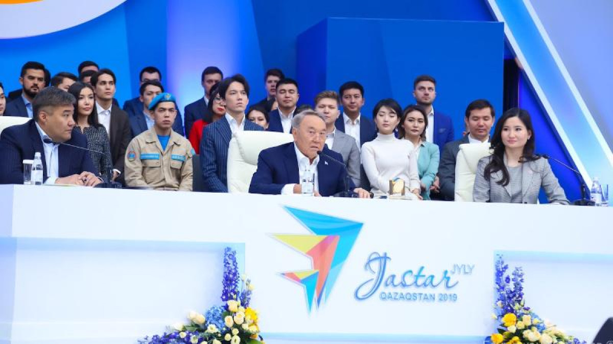 Назарбаев: Киім өндіру – үлкен импорт