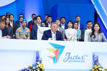 Фотография к новости: Назарбаев: Киім өндіру – үлкен импорт