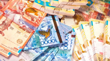 Фотография к новости: Астаналық полицейлер ұрланған 1,5 млн теңгені иесіне қайтарды