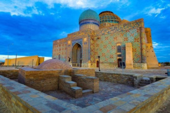 Фотография к новости: Түркістандағы құрылыс жұмысына 500-ден астам жас буын тартылды