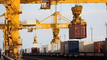 Фотография к новости: Сауат Мыңбаев Қорғас хабының нысандарын аралады