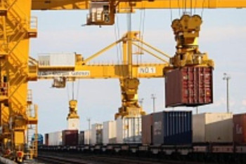 Фотография к новости: Сауат Мыңбаев Қорғас хабының нысандарын аралады