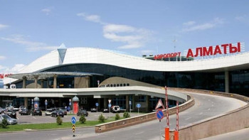 Фотография к новости: Заңсыз валюта, иесіз тауар, шұлықтағы марихуана