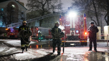 Фотография к новости: Павлодарда үйден өрт шығып, 20 адам құтқарылды