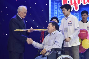 Фотография к новости: «Харекет» қоры тағы бір ақтөбелікке пәтер сыйлады