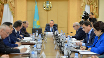 Фотография к новости: Сенаторлар «Жәбірленушілерге өтемақы қоры туралы» заңды қарады