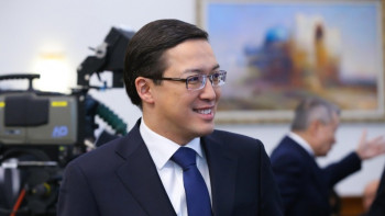 Фотография к новости: Ақышев «7-20-25» сияқты автомобильді несиеге алу бағдарламасын ұсынды