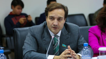 Фотография к новости: Тарифтер қымбаттап жатыр. Депутат халықтың мұңын жеткізді