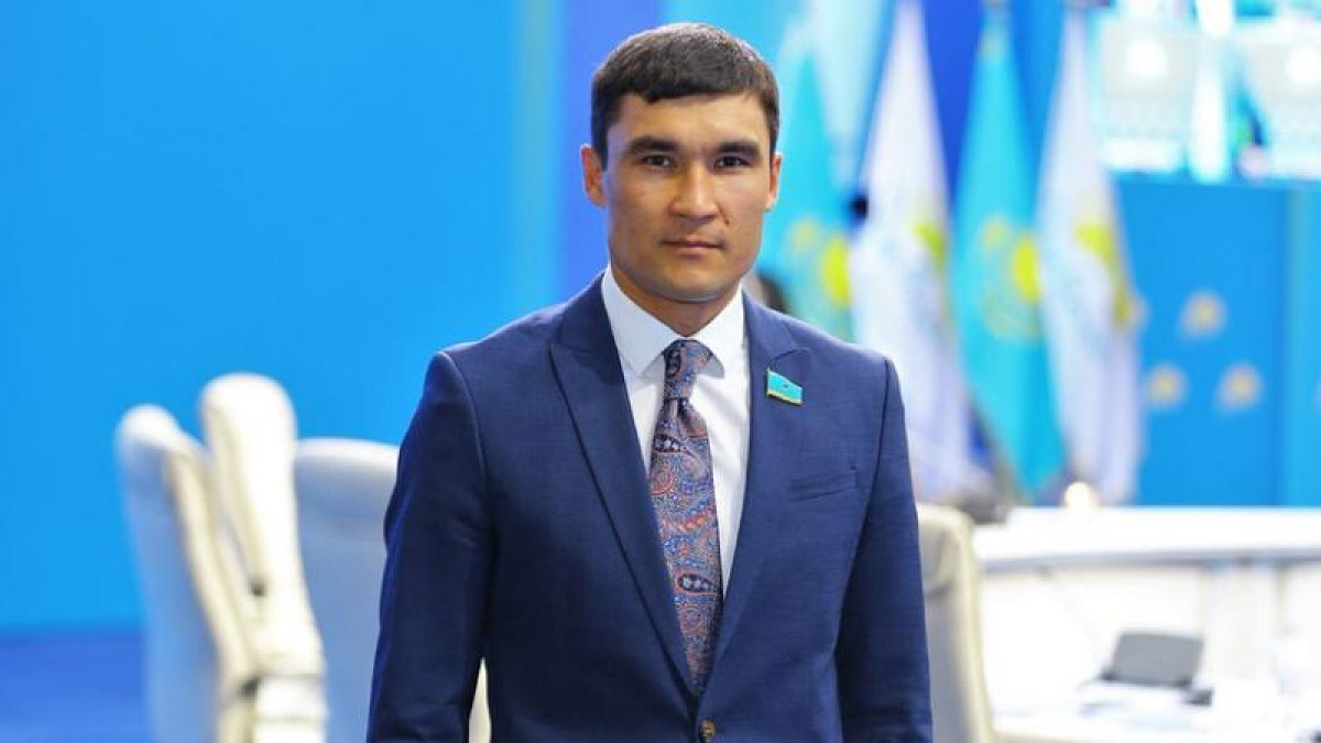 Cерік Сәпиев депутаттықтан кетті