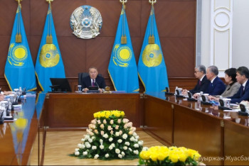 Фотография к новости: Нақты жұмыс жоқ – Назарбаев Үкімет отставкасы мәселесін көтерді