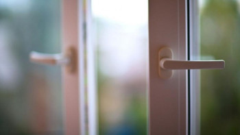 Фотография к новости: Қарағандыда оқушының терезеден құлауына байланысты іс қозғалды