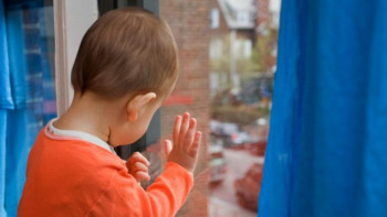 Фотография к новости: Дәрігерлер бесінші қабаттан құлаған баланы аман алып қалды