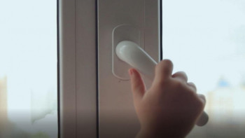 Фотография к новости: Қарағандыда 1-сынып оқушысы мектептің үшінші қабатынан құлап кеткен