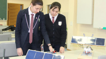 Фотография к новости: Петропавлда мектеп оқушылары жылжымалы күн батареяларын ойлап тапты