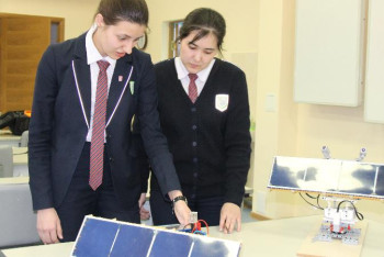 Фотография к новости: Петропавлда мектеп оқушылары жылжымалы күн батареяларын ойлап тапты