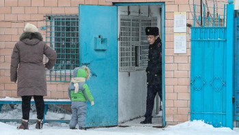 Фотография к новости: Полицейге тіл тигізген әйел 60 сағаттық қоғамдық жұмысқа тартылды