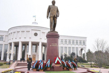Фотография к новости: Өзбекстанда Каримовке ас берілді