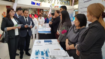 Фотография к новости: Ақтауда мемлекеттік қызметтер жәрмеңкесі өтті