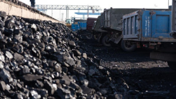 Фотография к новости: Бейсенбіде елордаға 1,5 мың тонна көмір жеткізілді