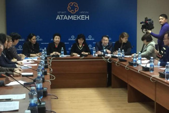 Фотография к новости: Мұғалім мәртебесі. Бұл заң министрлікке, кәсіподаққа немесе ата-анаға ғана қажет емес