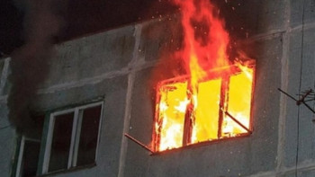 Фотография к новости: Қарағандыда пәтер өртеніп, 7 бала құтқарылды