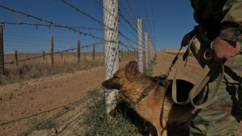 Фотография к новости: ҰҚК. 1 тонна спирт. 25 оқ. 360 бөтелке арақ