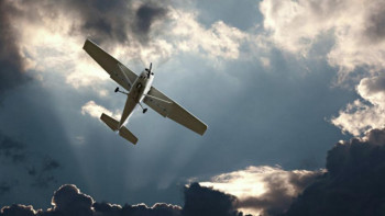 Фотография к новости: Австралияда ұшақ тұрғын үйлерге құлады 