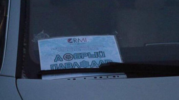 Фотография к новости: Павлодарлық жүргізушілер тоңып қалған тұрғындарды үйлеріне тегін жеткізуде