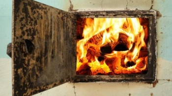 Фотография к новости: Баянауылда иіс тиген отбасының аман қалған екі қызына пәтер беріледі