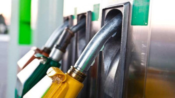 Фотография к новости: Алматы облысының полицейлері жанармай құю бекетіне қарақшылық жасаған күдіктілерді ұстады