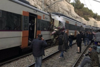 Фотография к новости: Испанияда екі жолаушылар пойызы соқтығысты 